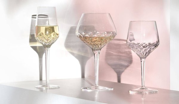 Les secrets de fabrication des verres en cristal : art et élégance